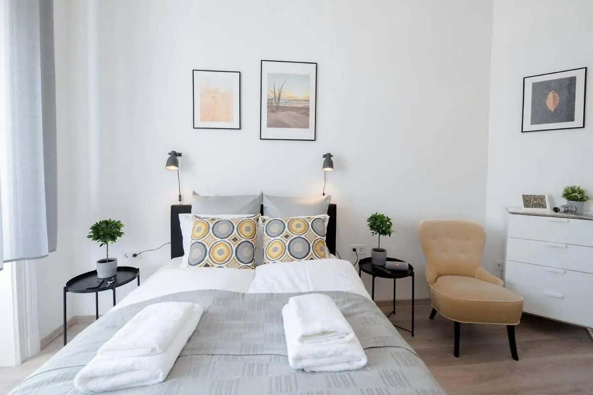 New A C Studio With View Of The Synagogue Budapest