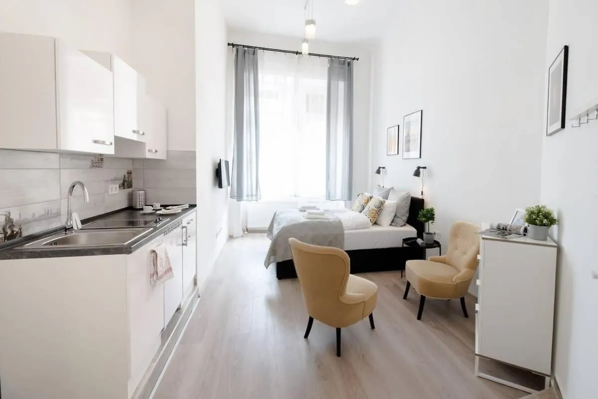 New A C Studio With View Of The Synagogue Budapest 0*,  Hungary